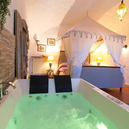 Jamm - With Hot Tub Holiday home